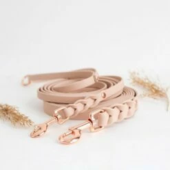 Tyylivoitto Hundekobbel Flettet Beige -Kjæledyrutstyr Salgsbutikk tyylivoitto braid hihna nude ruusukulta 200cm az ce